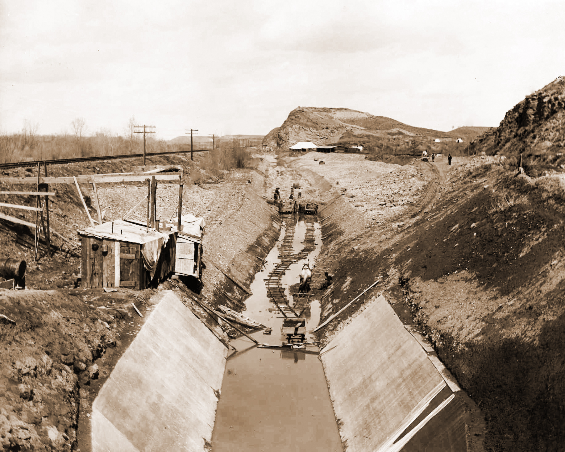 Main (Huntley-Worden) canal construction